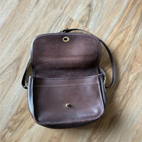 Vintage Coach Dark Brown Leather Shoulder Bag - Picture 5 of 11